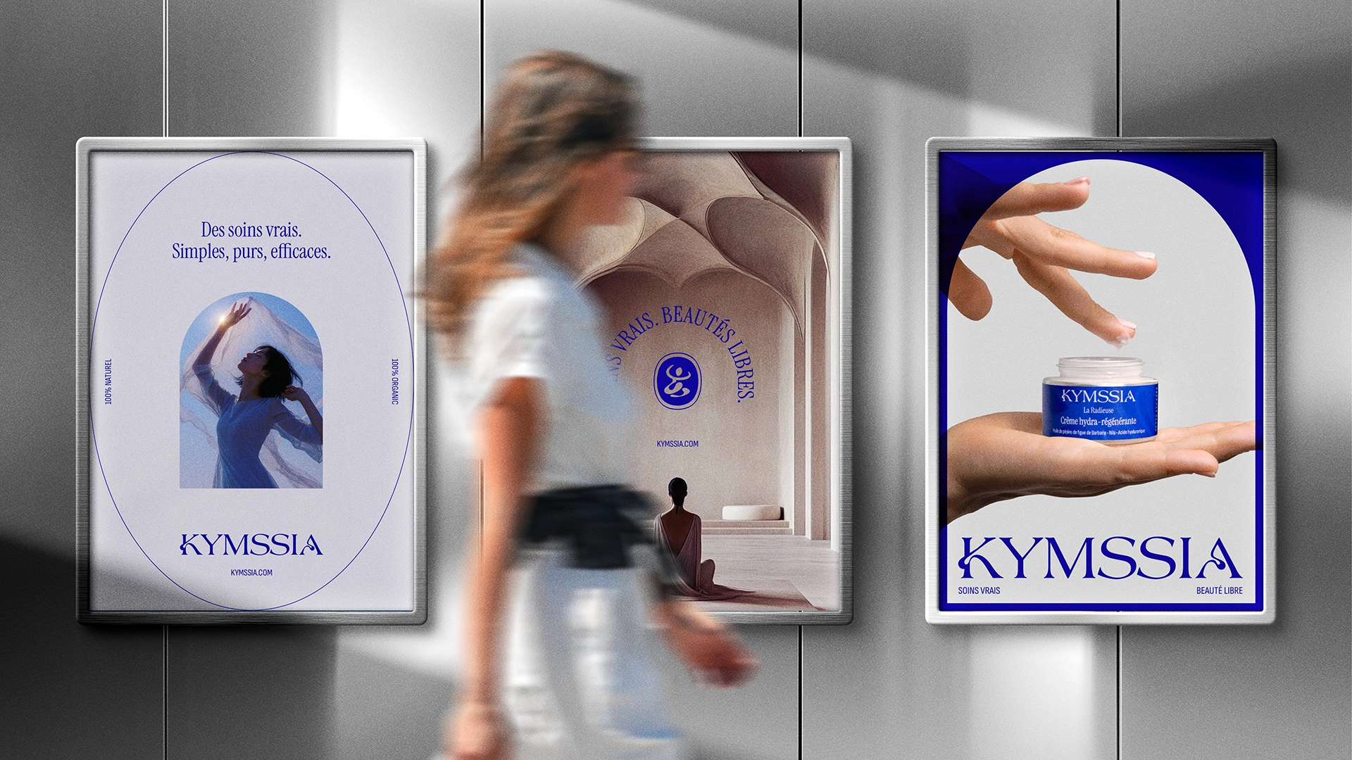 Affiches KYMSSIA en ville – branding cosmétique - Sable Noir