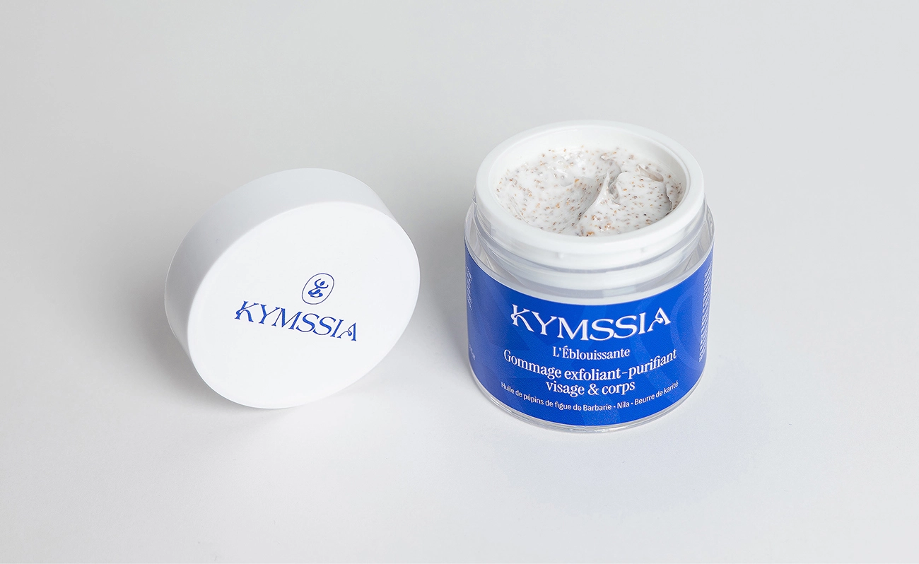 Packaging Gommage exfoliant KYMSSIA L’Éblouissante – branding cosmétique - Sable Noir